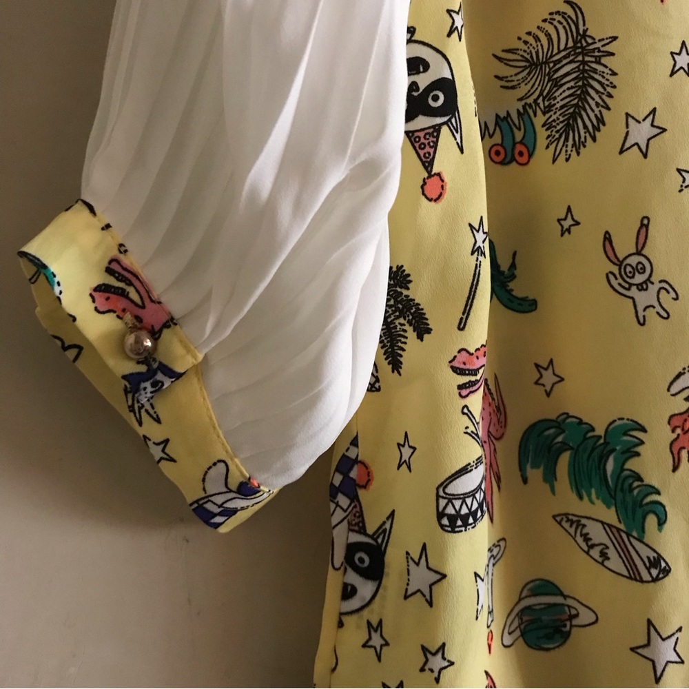 Playful Yellow Blouse with White Sleeves. - Picture 3 of 7
